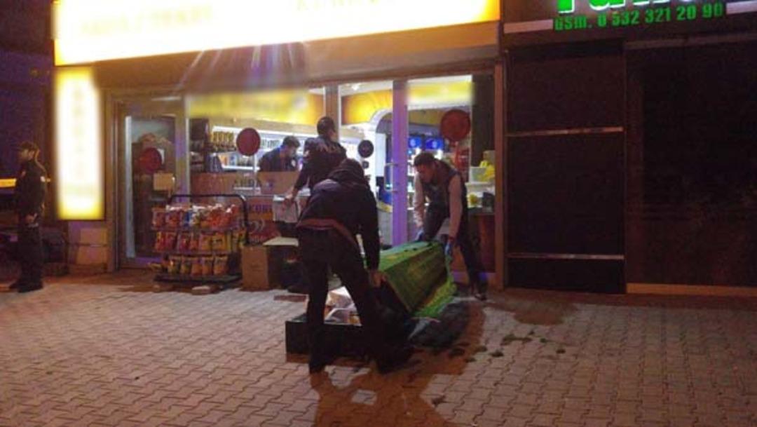 Namus kavgası kanlı bitti: 2 &ouml;l&uuml;