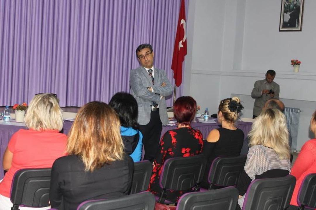 Kuşadası Kaymakamı halk g&uuml;n&uuml;ne katıldı