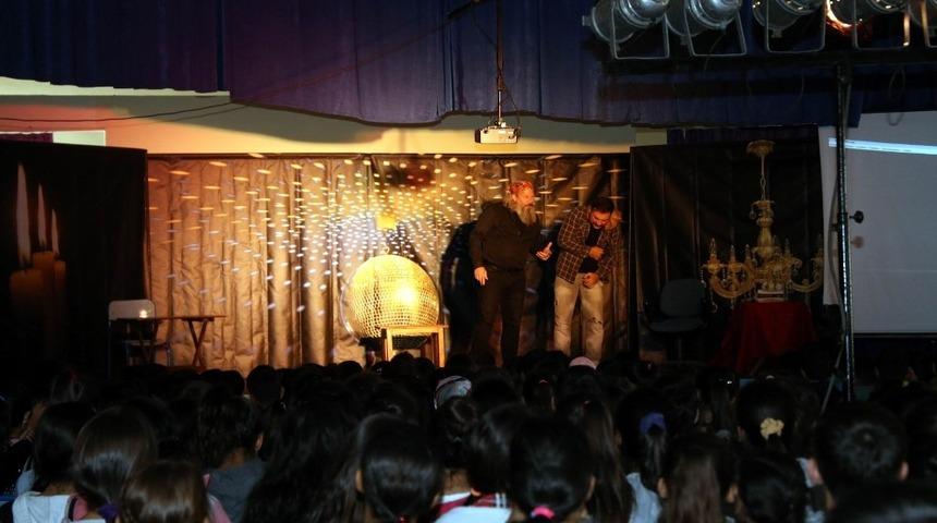 Lice&rsquo;de uyuşturucuya karşı tiyatro g&ouml;sterisi b&uuml;y&uuml;k ilgi g&ouml;rd&uuml;