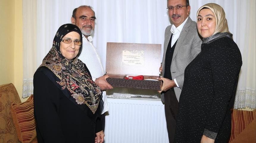 Nevşehir Belediye Başkanı Se&ccedil;en, yarım asırlık &ccedil;iftlere ziyaretlerini s&uuml;rd&uuml;r&uuml;yor