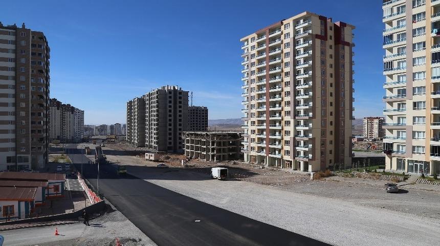 Başkan &Ccedil;elik, İldem&rsquo;deki asfaltlama &ccedil;alışmalarını yerinde inceledi