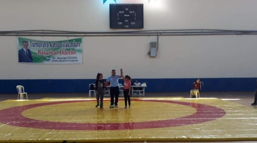 Denizli&rsquo;nin ilk kız g&uuml;reş takımı &Ccedil;ivril&rsquo;de kuruluyor