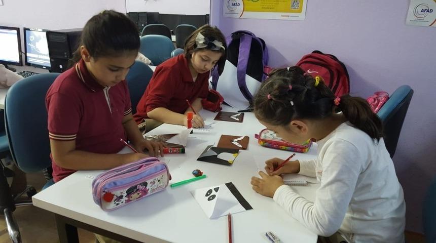 Kartepeli minikler Dünya Posta Gününü kutladı