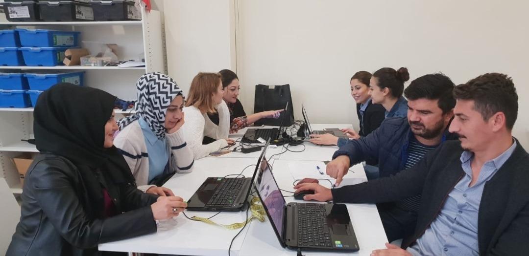 &Ouml;ğretmenler i&ccedil;in robotik kodlama eğitimleri başladı