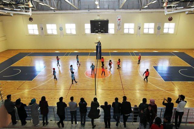 BEÜ’de “Kız Öğrenci Spor Turnuvası” başladı