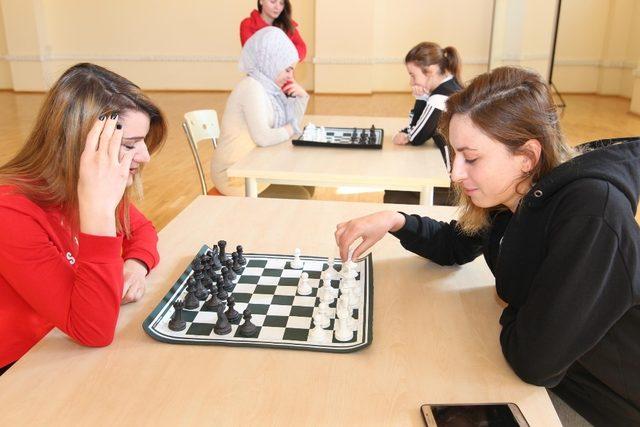 BEÜ’de “Kız Öğrenci Spor Turnuvası” başladı
