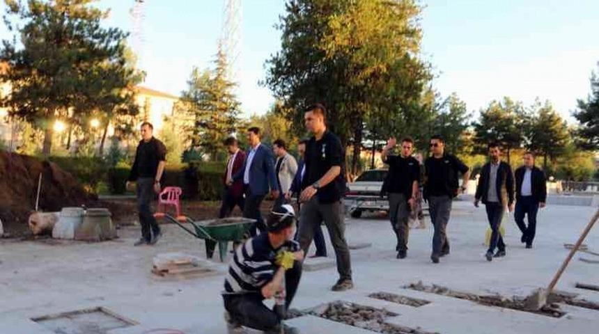 Kara Şehitliği peyzaj &ccedil;alışmaları titizlikle devam ediyor