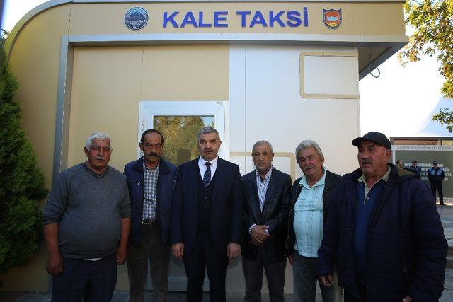 Başkan Çelik, Hunat’taki taksici ve boyacı esnafını ziyaret etti