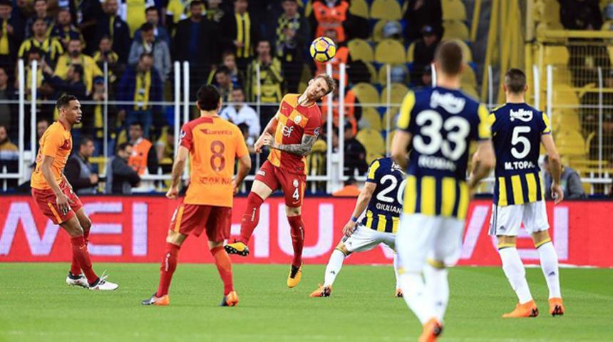 Galatasaray - Fenerbah&ccedil;e derbisinde ilk gole dikkat