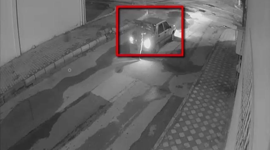 Kabloları &ccedil;alan ş&uuml;pheliler esnafın tepkisinin ardından yakalandı