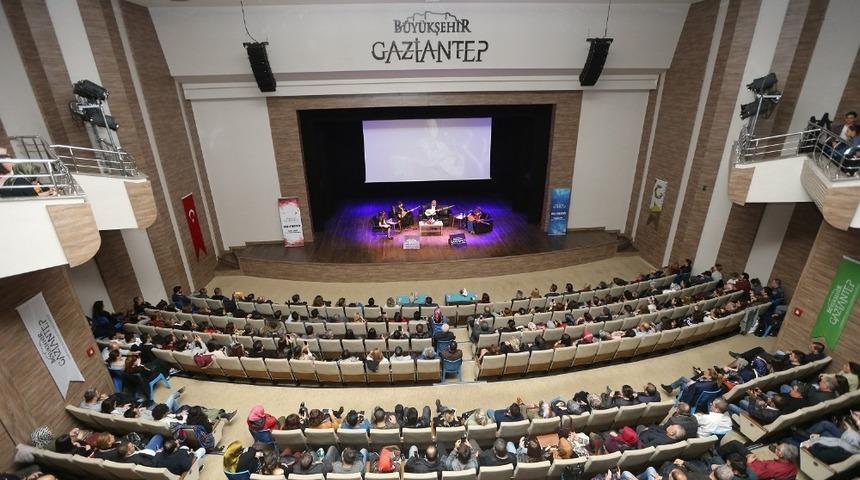 Gaziantep&rsquo;te Bozkırın Tezenesi Neşet Ertaş anıldı