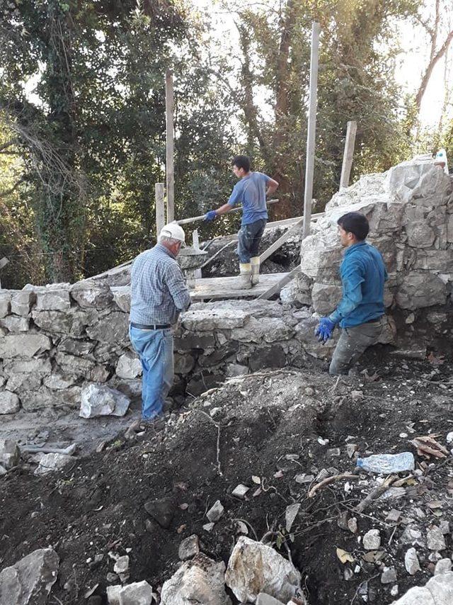 Ceneviz kalesi restorasyon çalışmaları sürüyor