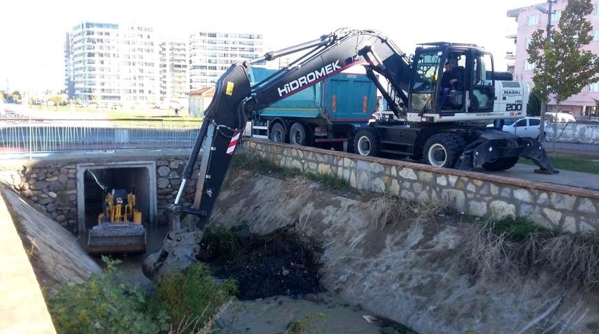 G&uuml;zelyurt&rsquo;ta dere temizliği