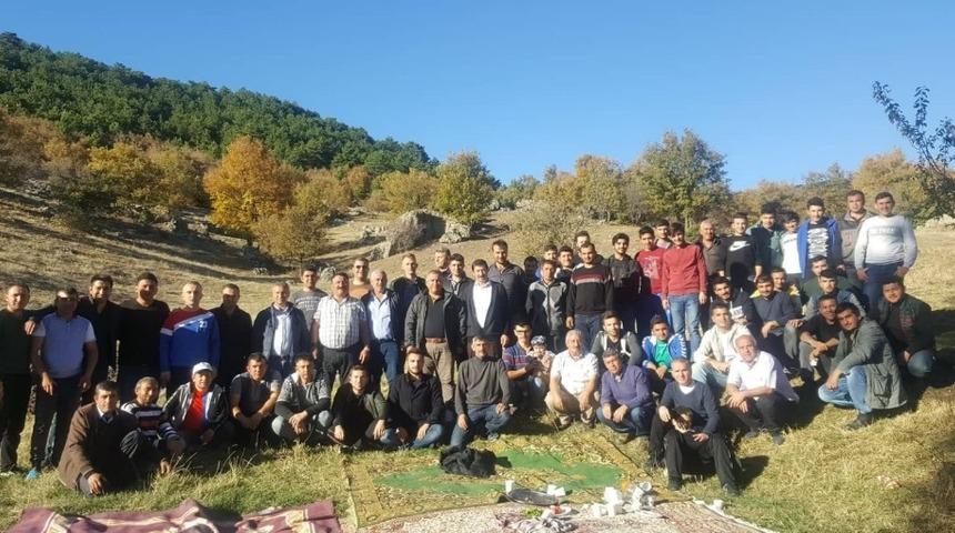 Gen&ccedil;lerle piknik