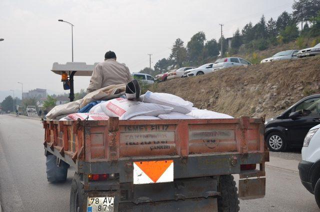 Karabük’te çiftçilere buğday tohumu dağıtımı devam ediyor