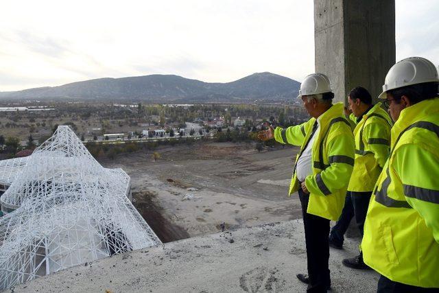 Kulede 52’nci metre, çelik çatı montajında sona gelindi