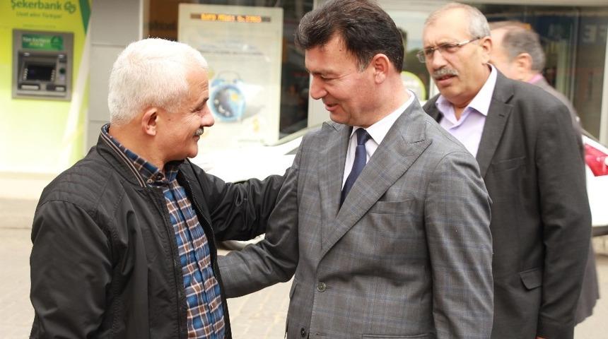 Başkan Akın se&ccedil;im &ccedil;alışmalarını İncirliova&rsquo;da s&uuml;rd&uuml;rd&uuml;