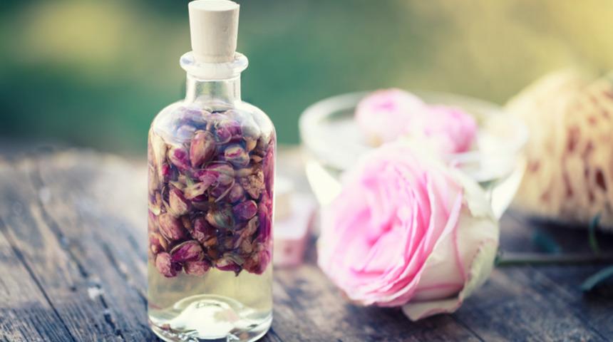 Osmanlı'dan g&uuml;n&uuml;m&uuml;ze g&uuml;l yağı efsanesi