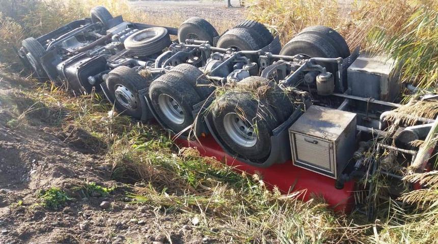 Beypazarı'nda itfaiye aracı yangına giderken kaza yaptı: 2 yaralı