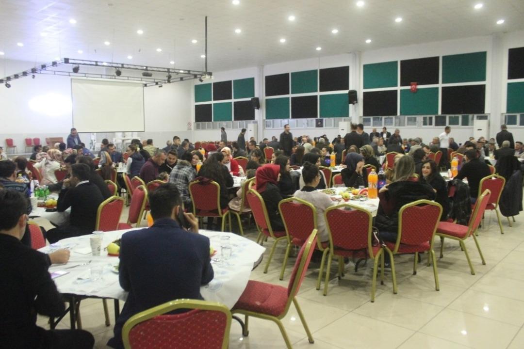 Yavuzeli İl&ccedil;e Milli Eğitim M&uuml;d&uuml;r&uuml; Al&ccedil;ık&rsquo;a veda yemeği