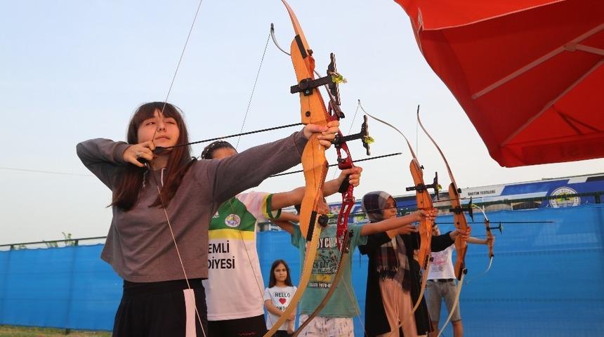 Erdemli&rsquo;de ok&ccedil;uluk kursu başladı