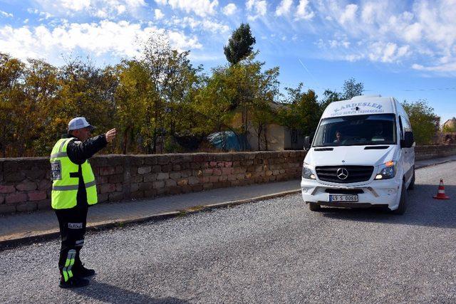 Muş’ta okul servis araçları denetlendi