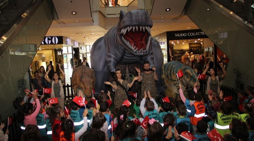 Minikler tarih &ouml;ncesine gitti