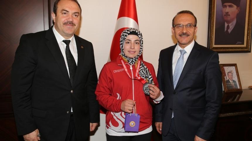 Milli sporcunun hedefi d&uuml;nya şampiyonluğu