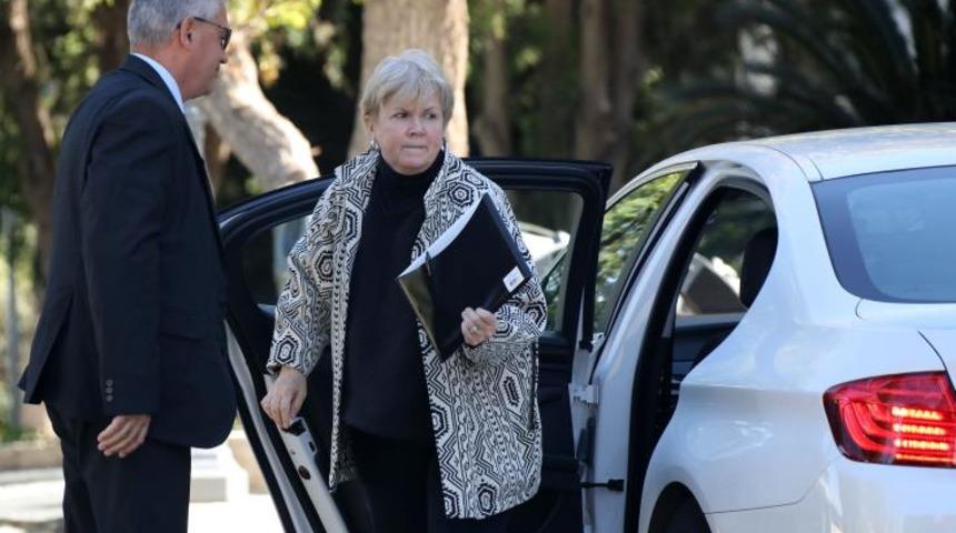 BM'den Kıbrıs atağı; &Ouml;zel Danışman liderlerle g&ouml;r&uuml;ş&uuml;yor