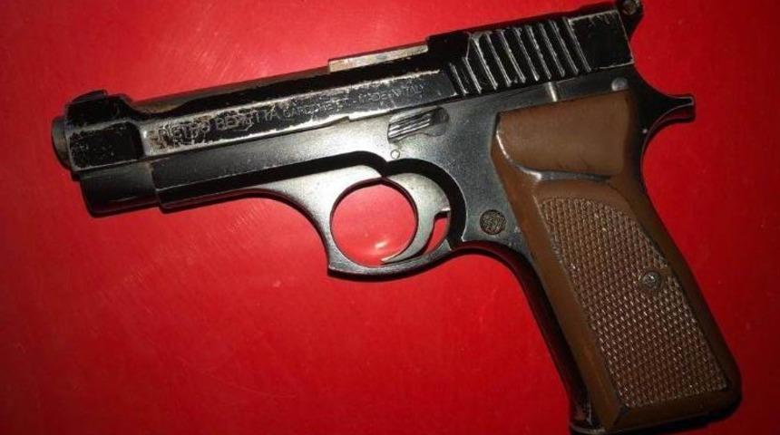 G&ouml;me&ccedil;&rsquo;te sahte belge ile ara&ccedil; kullanan kişiyi yakalandı