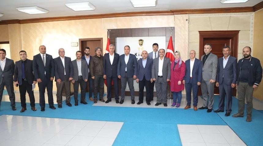 Vali Tekinarslan&rsquo;dan  Belediyeye veda ziyareti