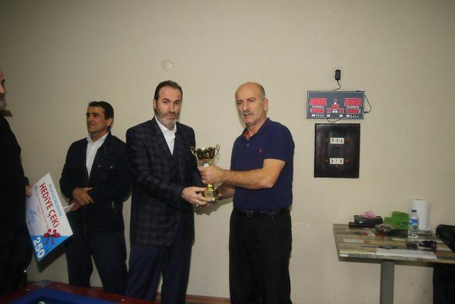 Akyazı’da düzenlenen 29 Ekim bilardo turnuvasında final