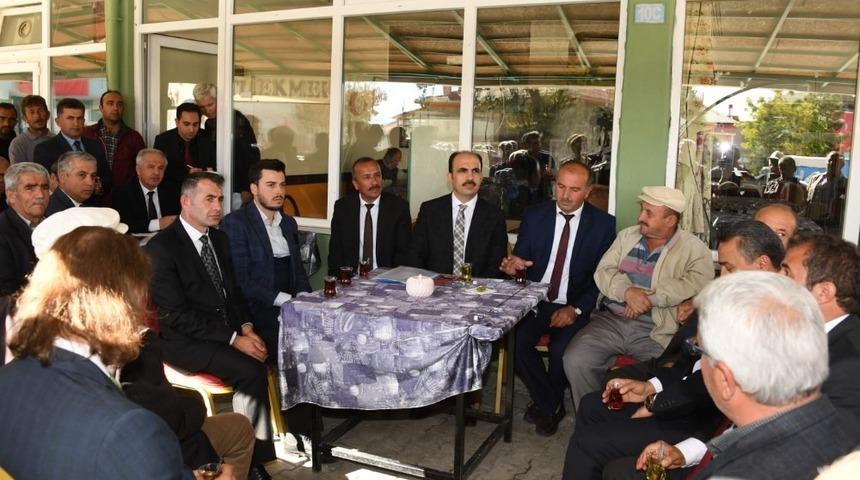 Başkan Altay, Ahırlı ve Yalıh&uuml;y&uuml;k&rsquo;te vatandaşlarla buluştu