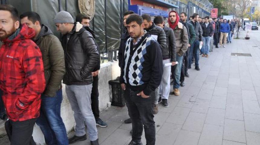 Ankara'da 1 kilometrelik bedelli askerlik kuyruğu: 12 ay yapmamak için mecbur bekleyeceğiz