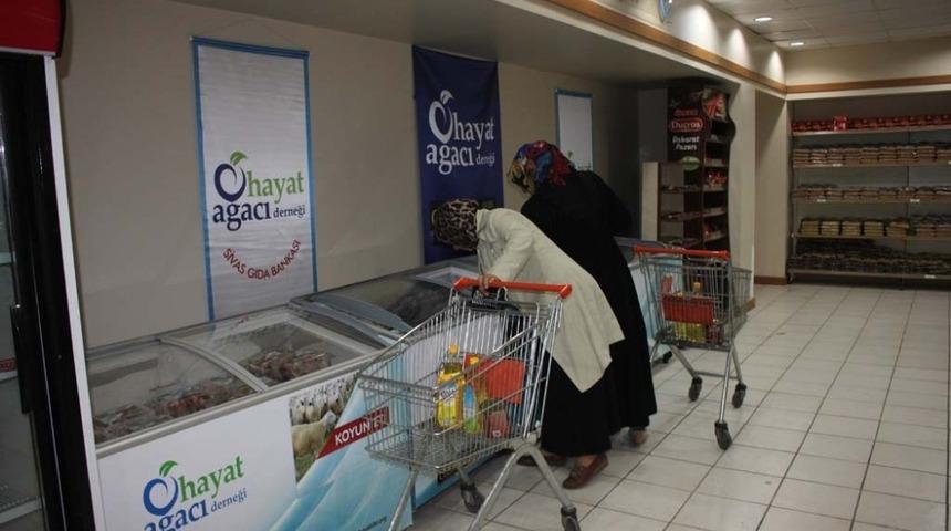 Gıda Bankası yardımlarını s&uuml;rd&uuml;r&uuml;yor