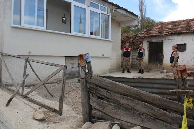 Bıçak çeken oğlunu 2 kurşunla öldürdü