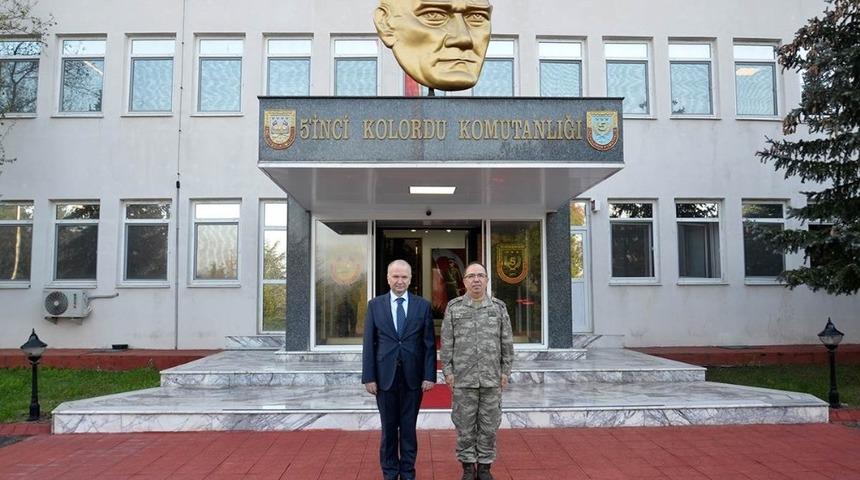 Vali Ceylan veda turlarında