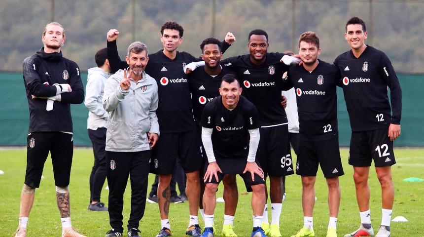 Beşiktaş'ta Jeremain Lens antrenmanda sakatlık yaşadı