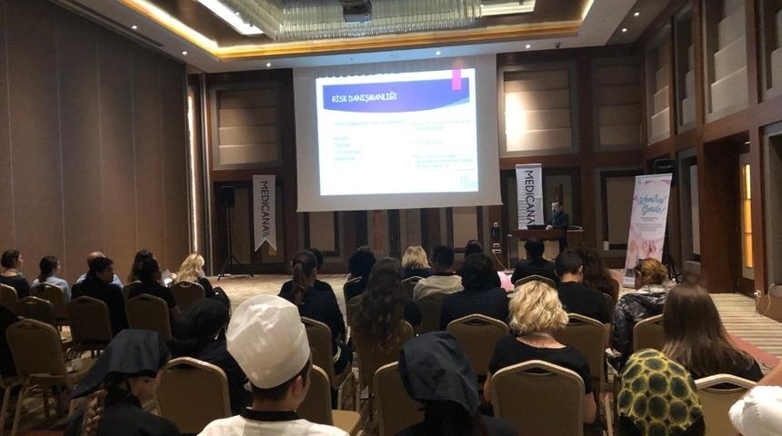 Otel &ccedil;alışanları kansere karşı bilin&ccedil;lendirildi