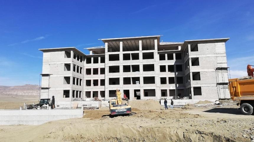 Asrın Güreşçisi Hamza Yerlika’nın adı okula verildi