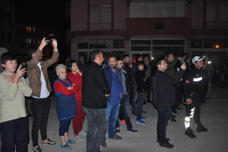 Bartın'da şaşkına çeviren görüntü! Otomobil TIR'ın dorsesine uçtu! G3