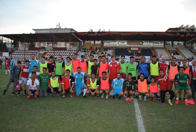 Futbolun efsaneleri, Hatay’da çocuk ve gençlerle buluştu