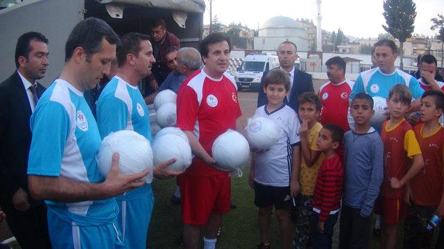 Futbolun efsaneleri, Hatay’da çocuk ve gençlerle buluştu