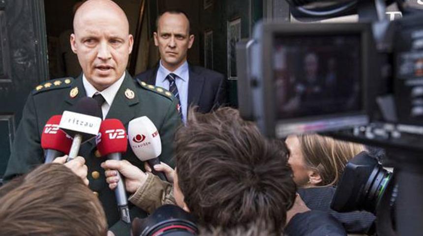 &Uuml;lke bu skandalı konuşuyor! Genelkurmay Başkanı sevgilisini binbaşı yaptı!