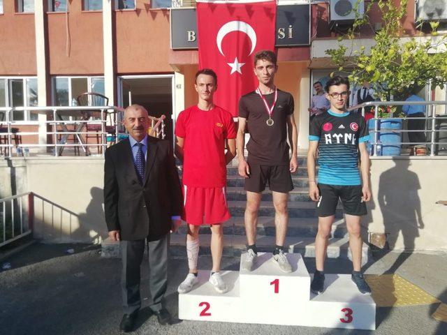 Panayır koşusunda kıyasıya mücadele 1