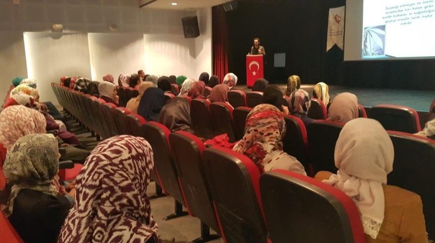 ADEM kursiyerlerine seminer