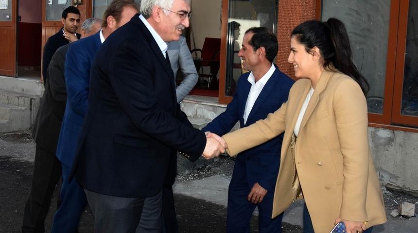 AK Parti Erzurum İl Başkanı &Ouml;z&rsquo;den il&ccedil;e teşkilatlarına ziyaret