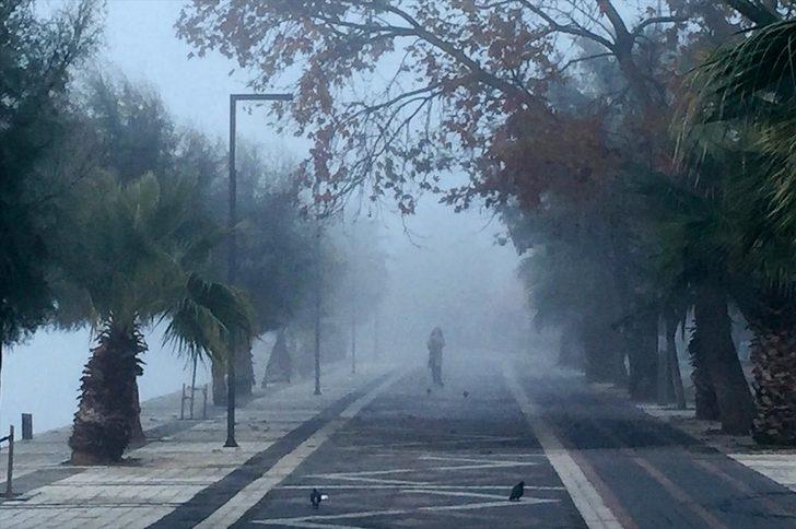 İstanbul'da etkili olan sis hayatı olumsuz etkiledi G1