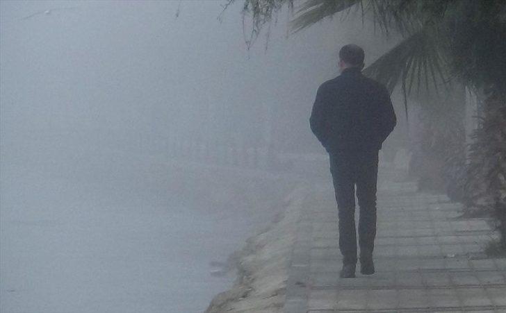 İstanbul'da etkili olan sis hayatı olumsuz etkiledi G4