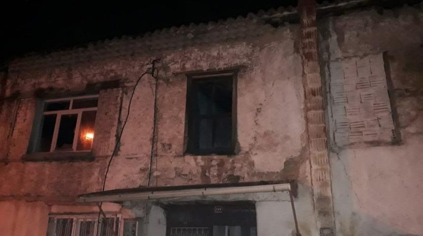 Manisa&rsquo;da aynı binada bir gecede iki yangın